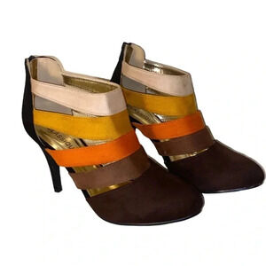 Classique Women Sandal Stiletto Multicolor Heel, Round Toe, Back Zipper Size 8M